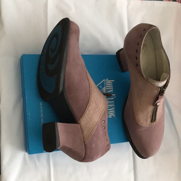 Bootee style shoe - Picture 4 of 4